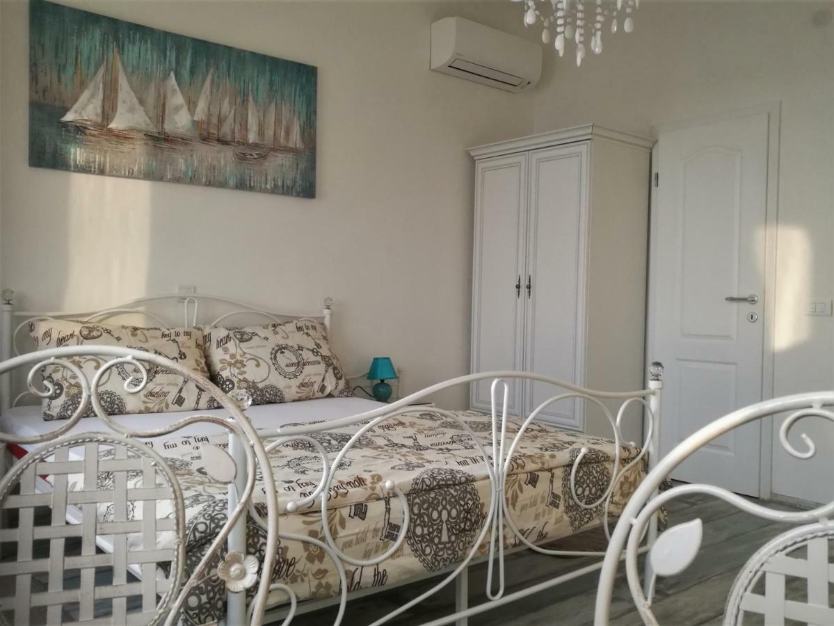 Main Square Apartments With Sea View Пула Экстерьер фото